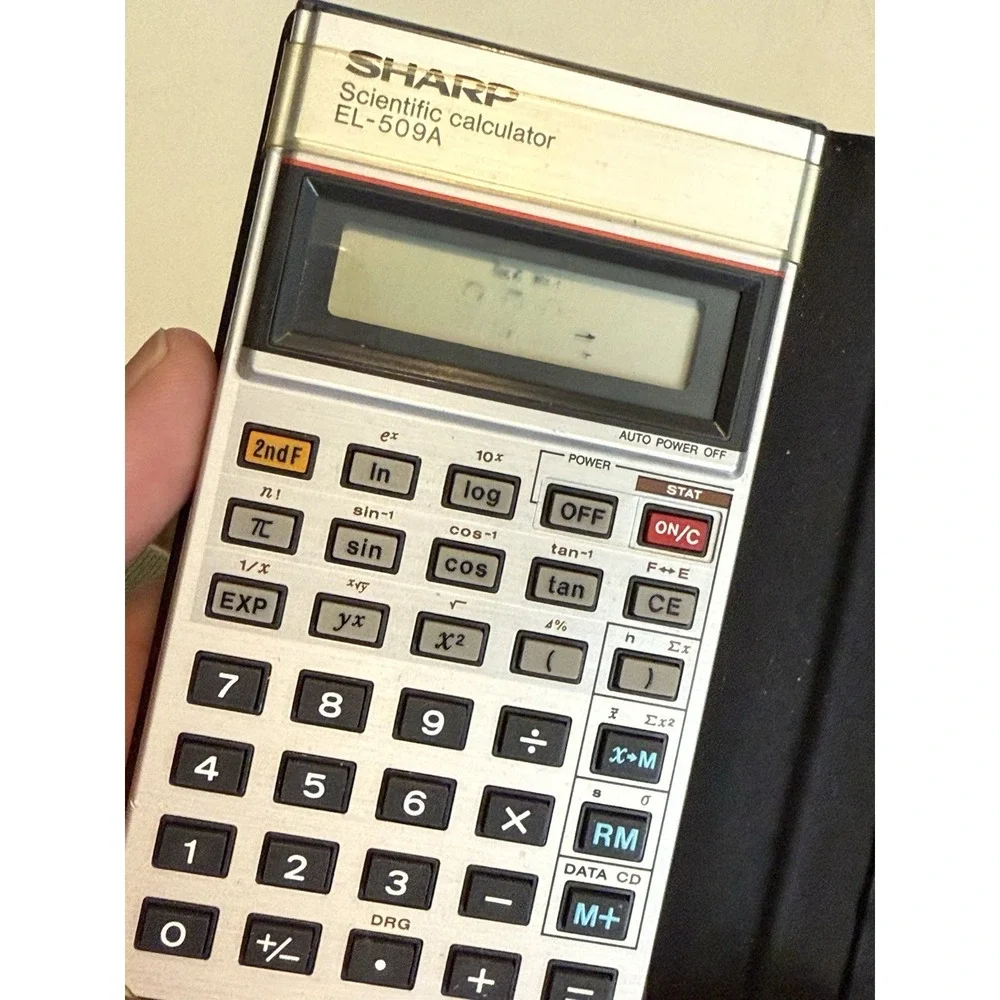 VINTAGE SHARP SCIENTIFIC EL-509A POCKET CALCULATOR  With Black Case ( Read Works